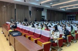 乌市为出疆复课学生开绿色通道（新疆乌鲁木齐国家开放大学）